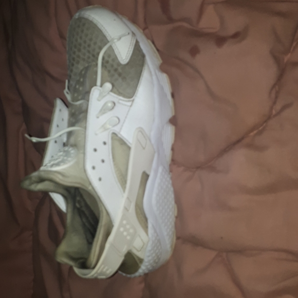 Nikes - Picture 4 of 4